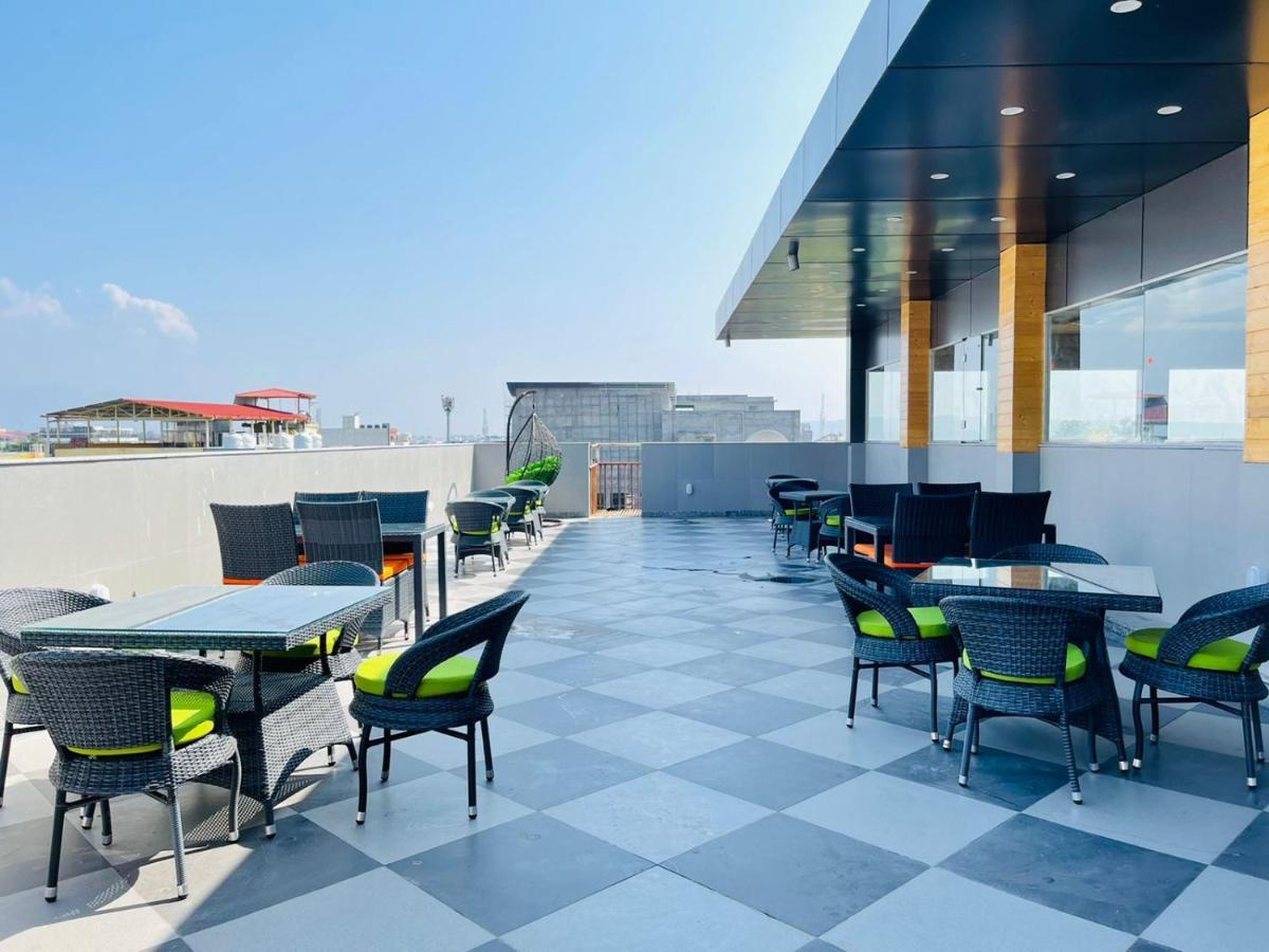 Zip By Spree Hotels Grand Legacy Prime دهرادون المظهر الخارجي الصورة