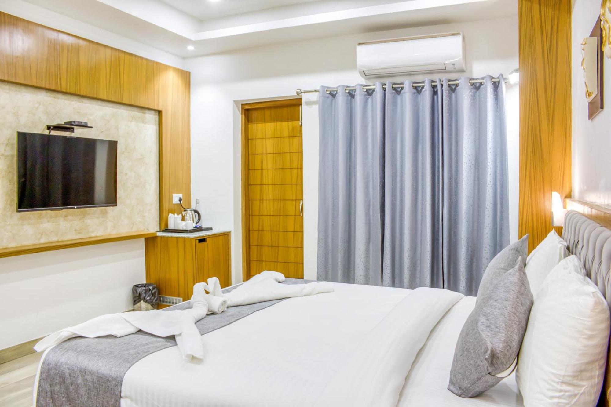 Zip By Spree Hotels Grand Legacy Prime دهرادون المظهر الخارجي الصورة